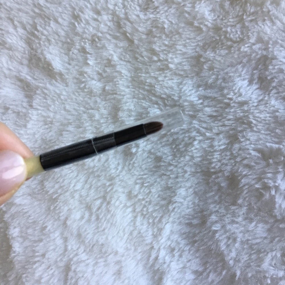 Bobbi Brown Ultra Fine Eyeliner Brush - Picture 10 of 13